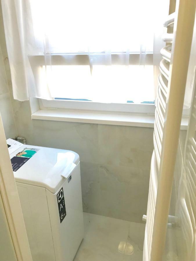 Ella Apartman Дебрецен Екстериор снимка