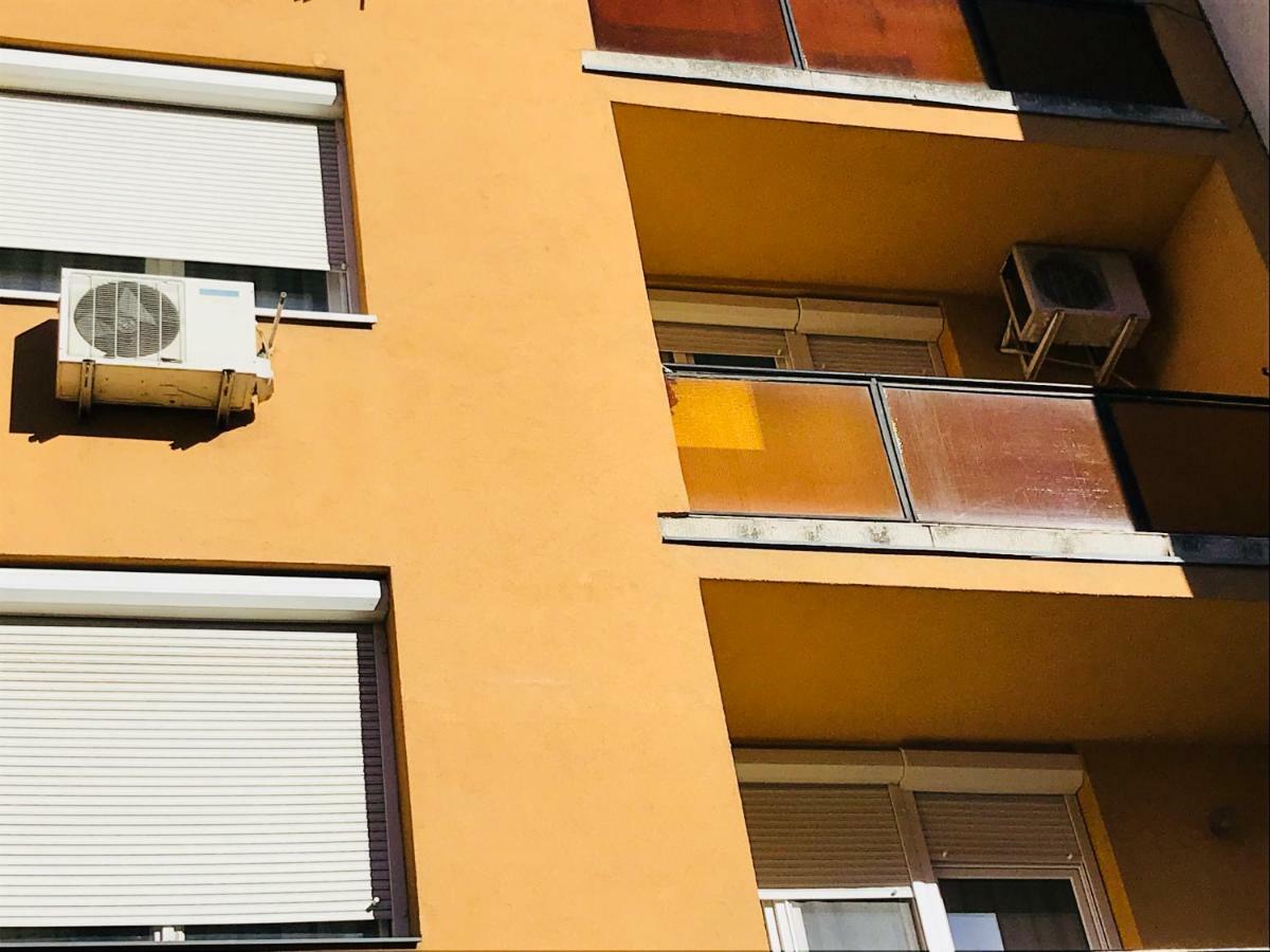 Ella Apartman Дебрецен Екстериор снимка