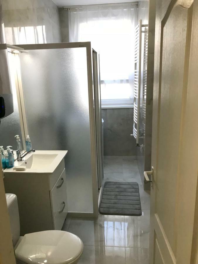 Ella Apartman Дебрецен Екстериор снимка